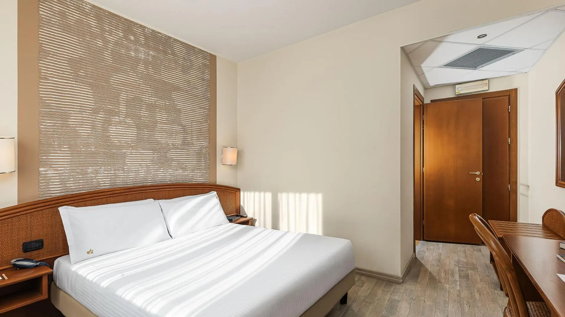 Welcome Hotel Legnano 4*,
