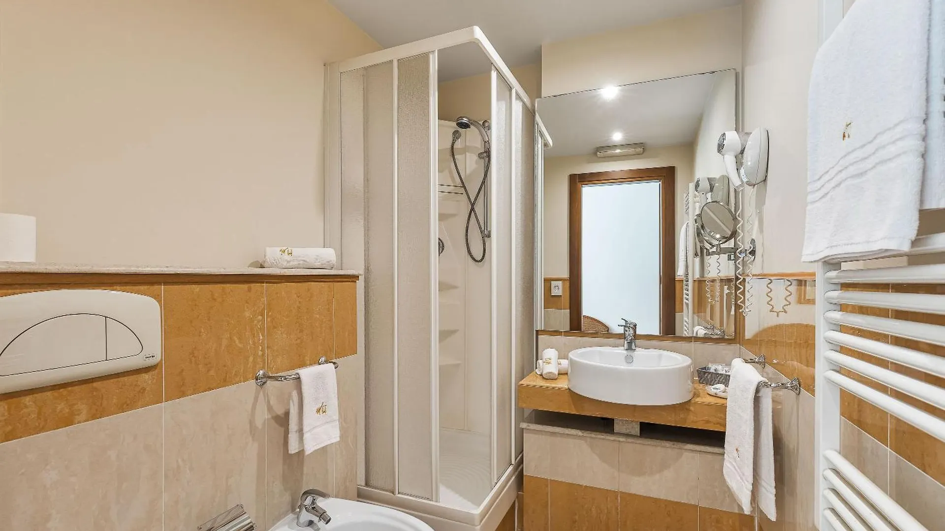 ****  Welcome Hotel Legnano Italy