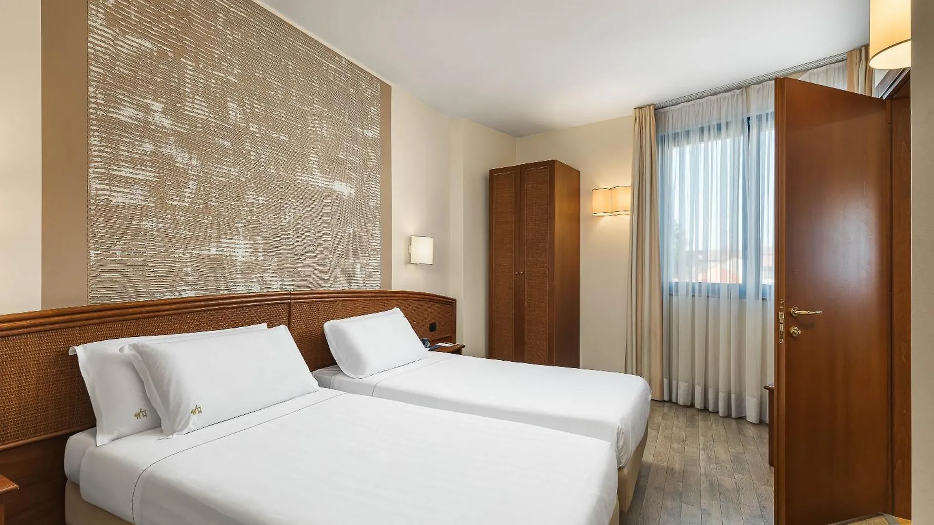 Welcome Hotel Legnano 4*,